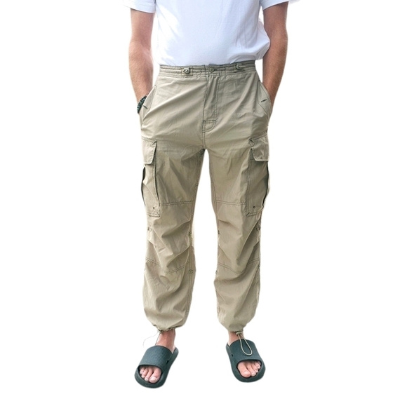 Gap Lightweight Neutral Khaki Cargo Pants Drawstring Waist + Ankles men's small - Picture 1 of 11